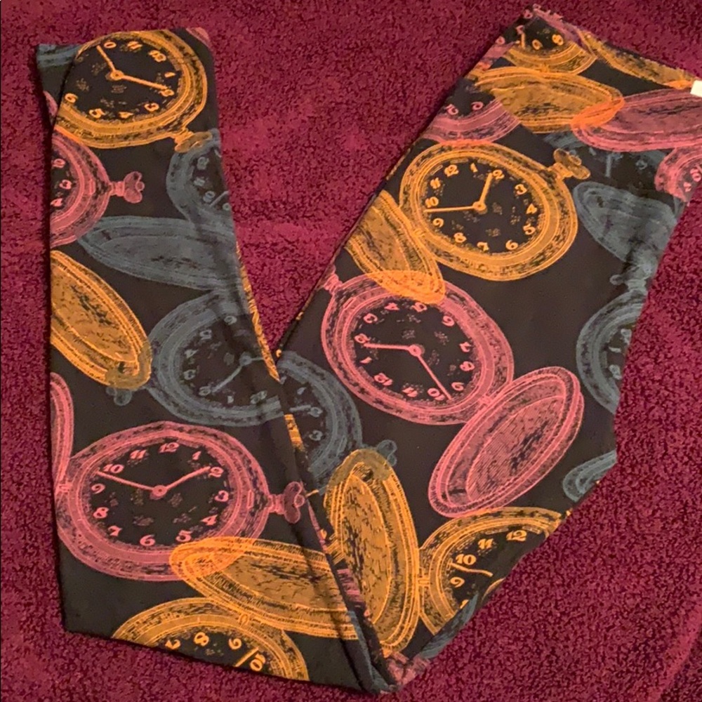 Lula roe leggings! ⏰ 🕰